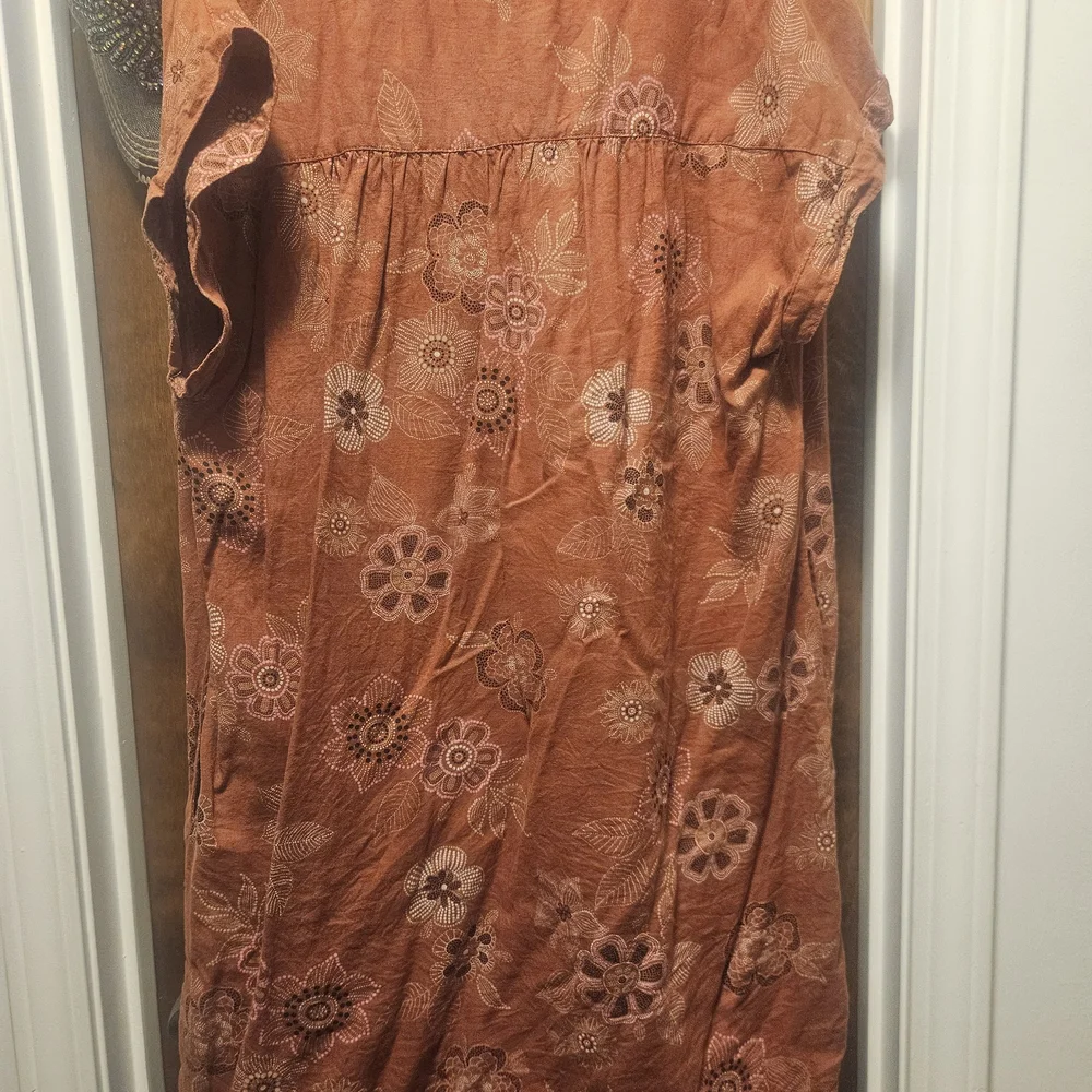 a.n.a Rust-Brown Floral Tunic Top - Picture 3 of 5